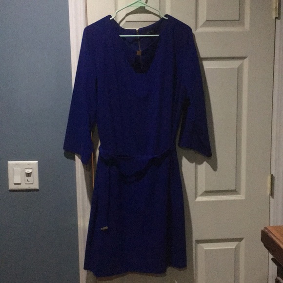 Tahari Dresses & Skirts - Striking Blue Tahari Dress